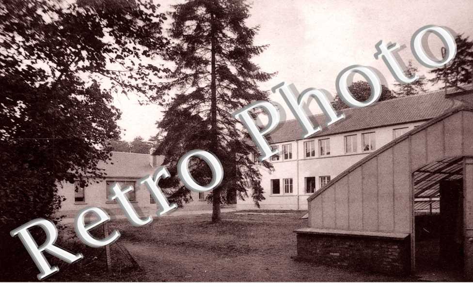 Caisse des Ecoles du XVIIeme Arrondissement, Colonie Scolaire, l'Infirmerie, Lavabos et Douches