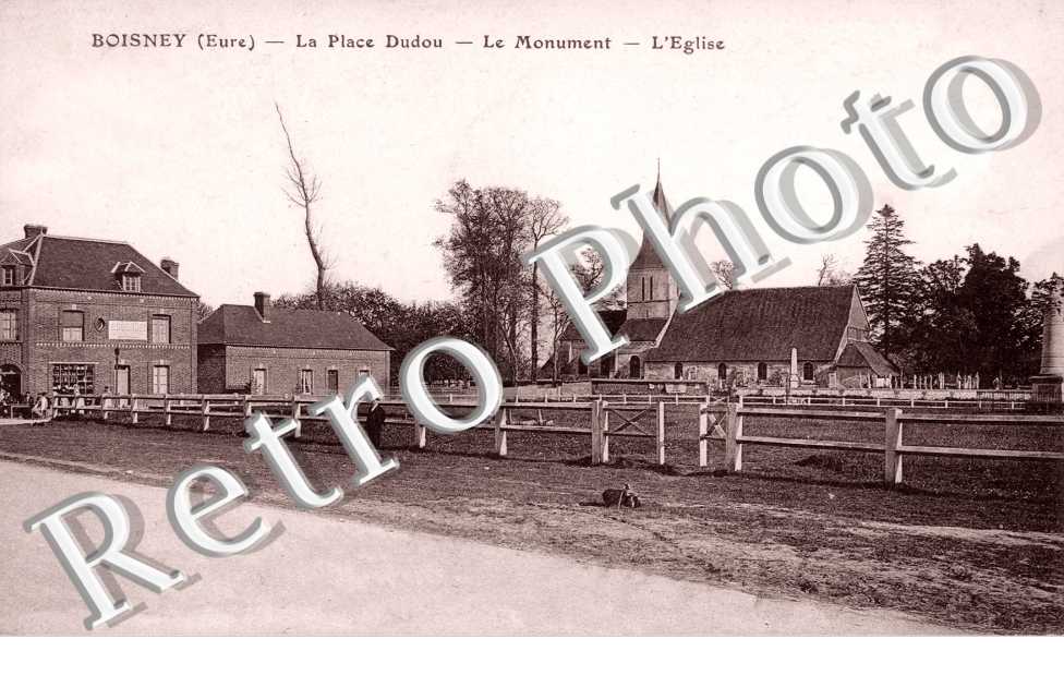 La place Dudou - le monument - l'eglise