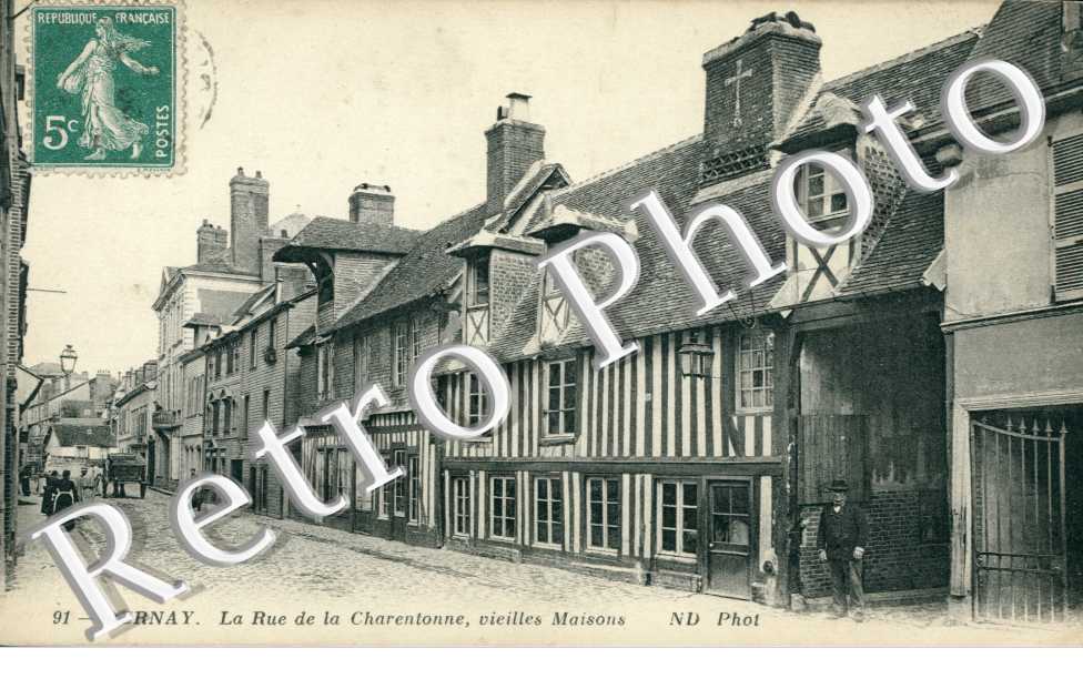Rue de la Charentonne - vieilles maisons