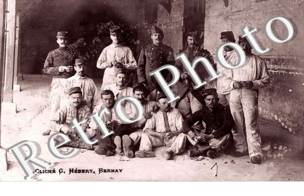 (photo de groupe de militaires)