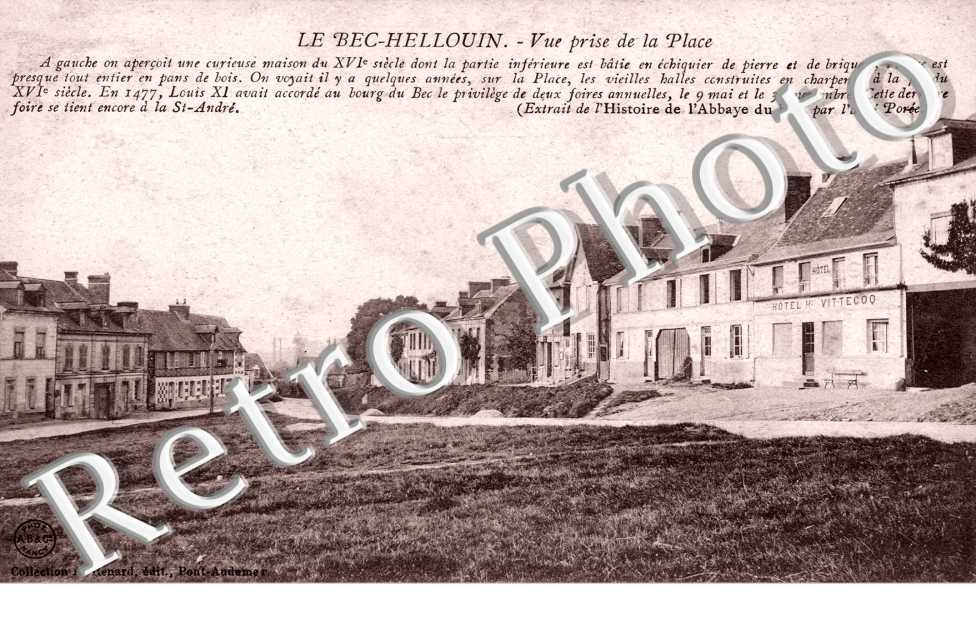 Vue prise de la place