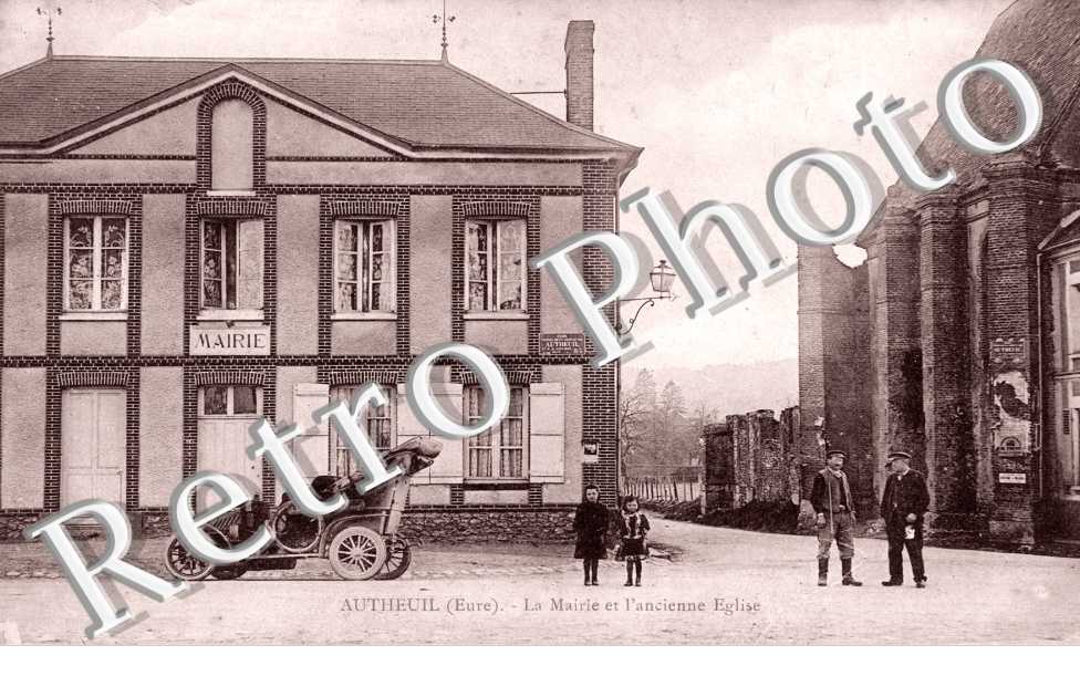 La mairie et l'ancienne eglise