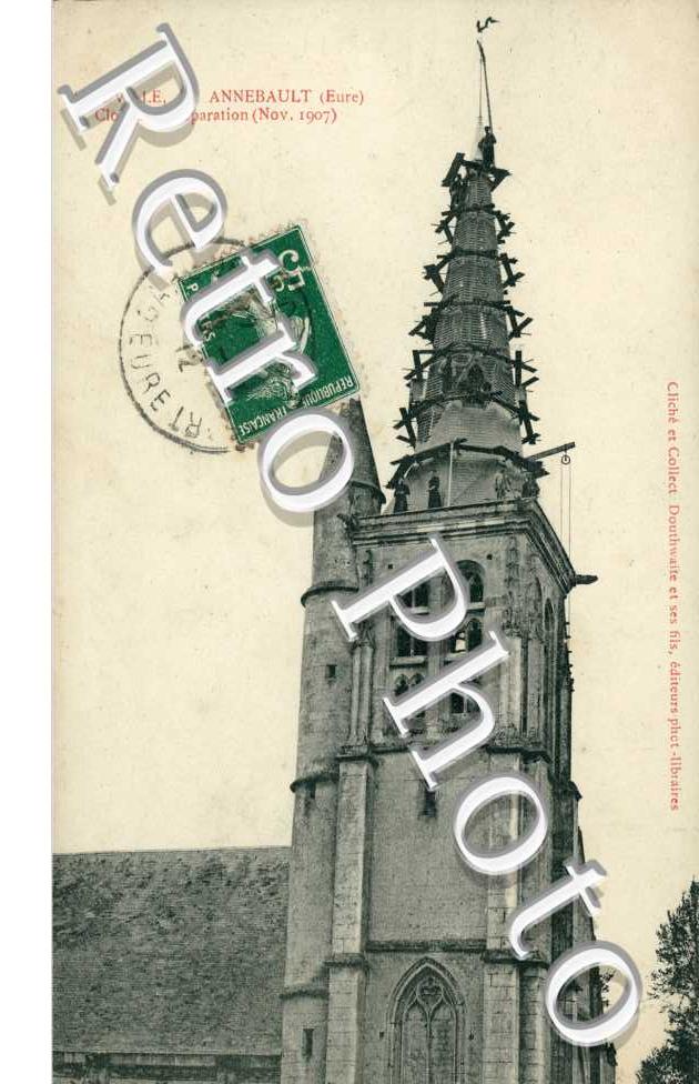 L'eglise - clocher en reparation