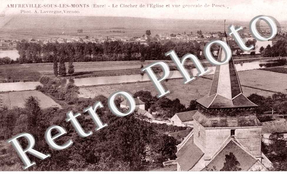 le Clocher de l'eglise et vue generale