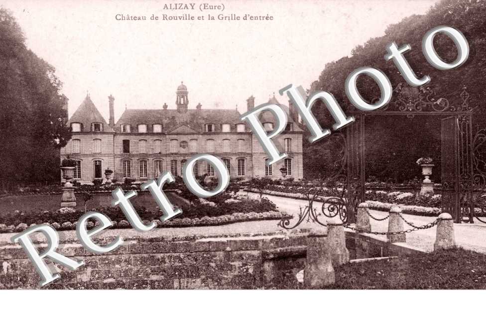 Chateau de Rouville et la grille d'entree