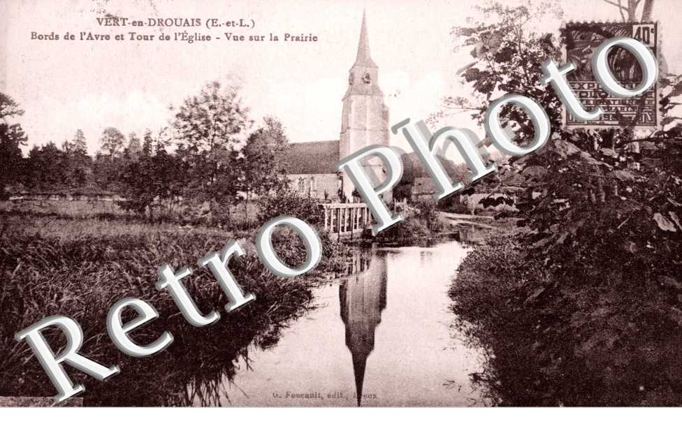 Bords de l'Avre et tour de l'eglise - vue sur la prairie