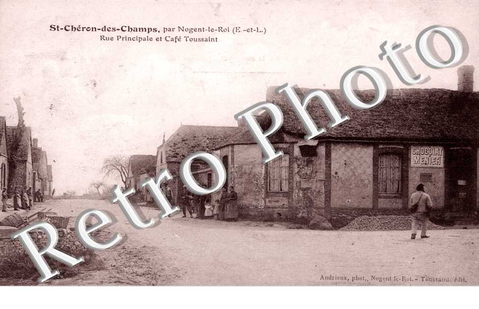 Rue principale et cafe Toussaint
