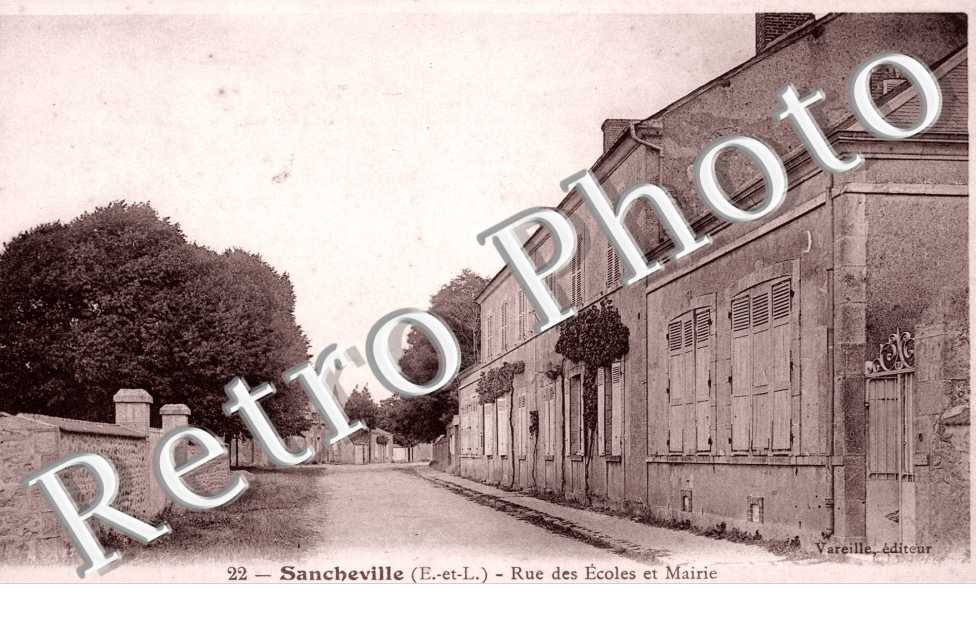 Rue des ecoles et la mairie