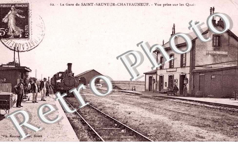 la gare de Saint Sauveur-Chateauneuf, vue prise sur les quais