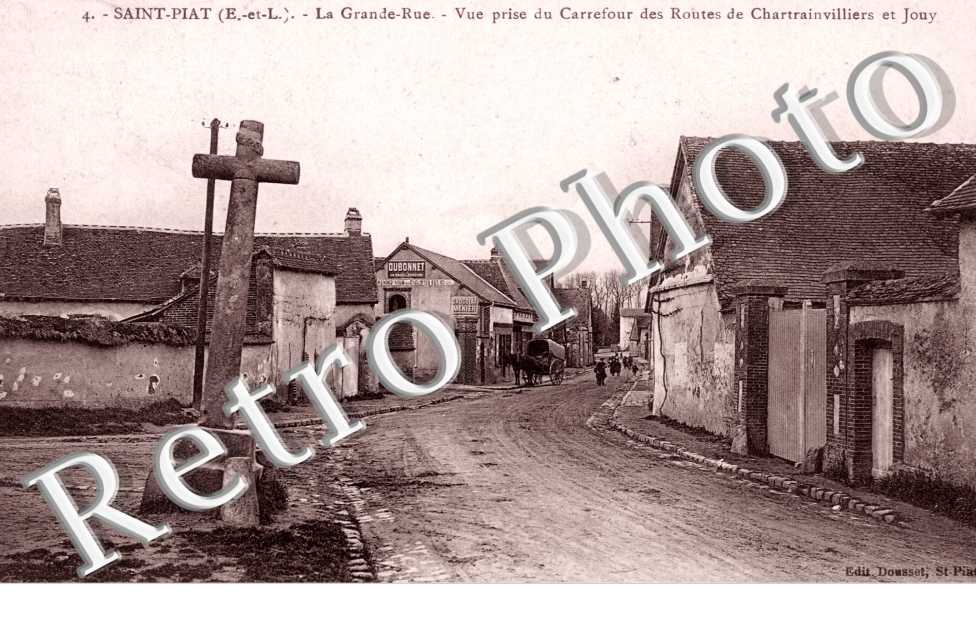 la Grande Rue, vue prise du carrefour des routes de Chartrainvilliers et Jouy
