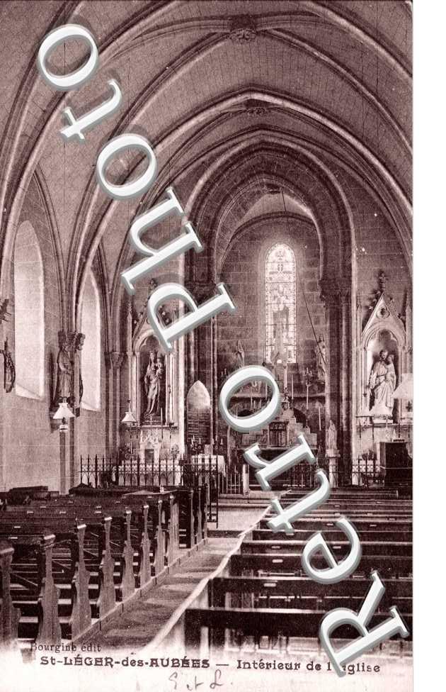 Interieur de l'eglise