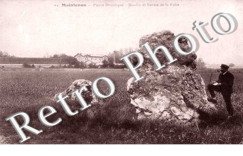 Pierre Druidique - Moulin et Ferme de la Folie