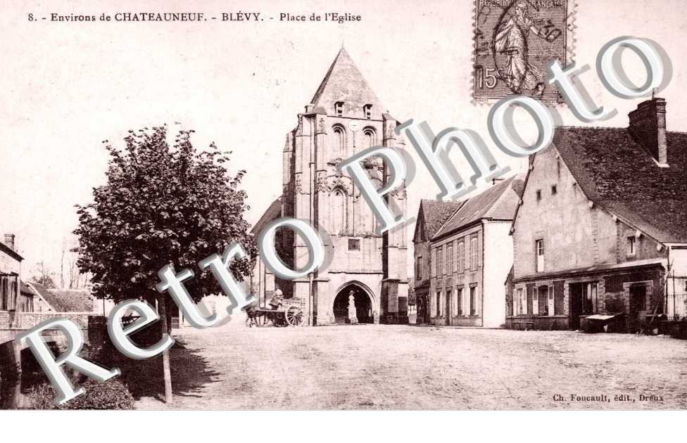Blevy - place de l'eglise