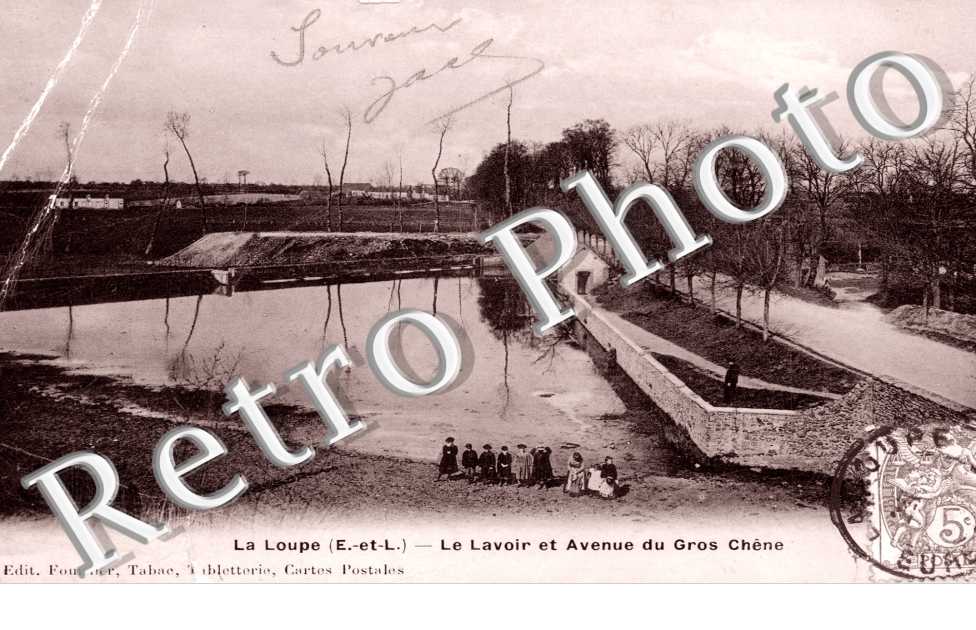 Le lavoir et avenue du gros chene