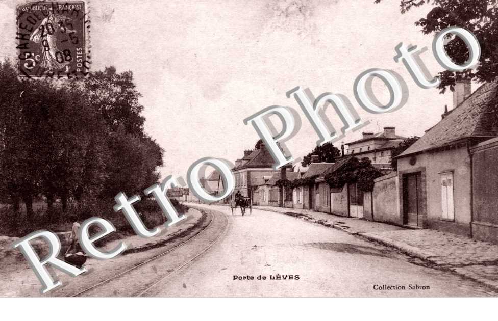 Porte de Leves
