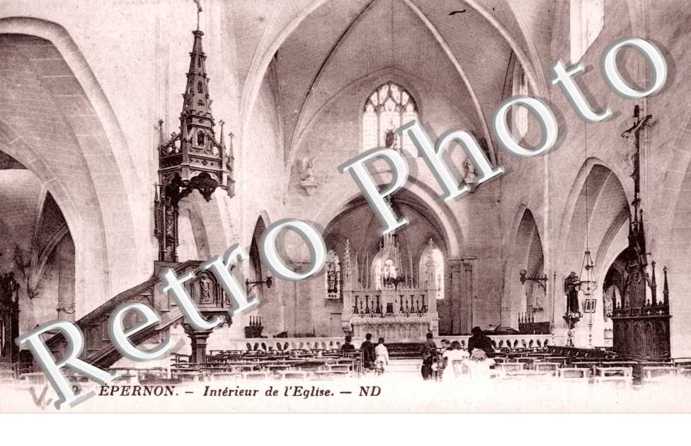 Interieur de l'eglise