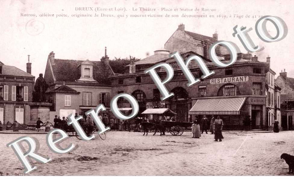 Le Theatre, Place et Statue de Rotrou