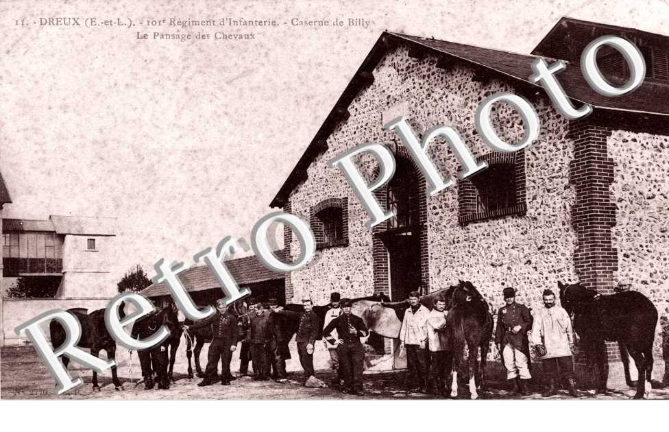 101ème regiment d'infanterie - caserne de Billy - pansage des chevaux