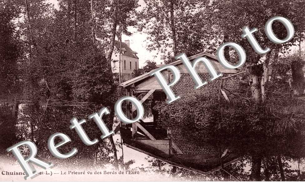Le prieure vu des Bords de l'Eure