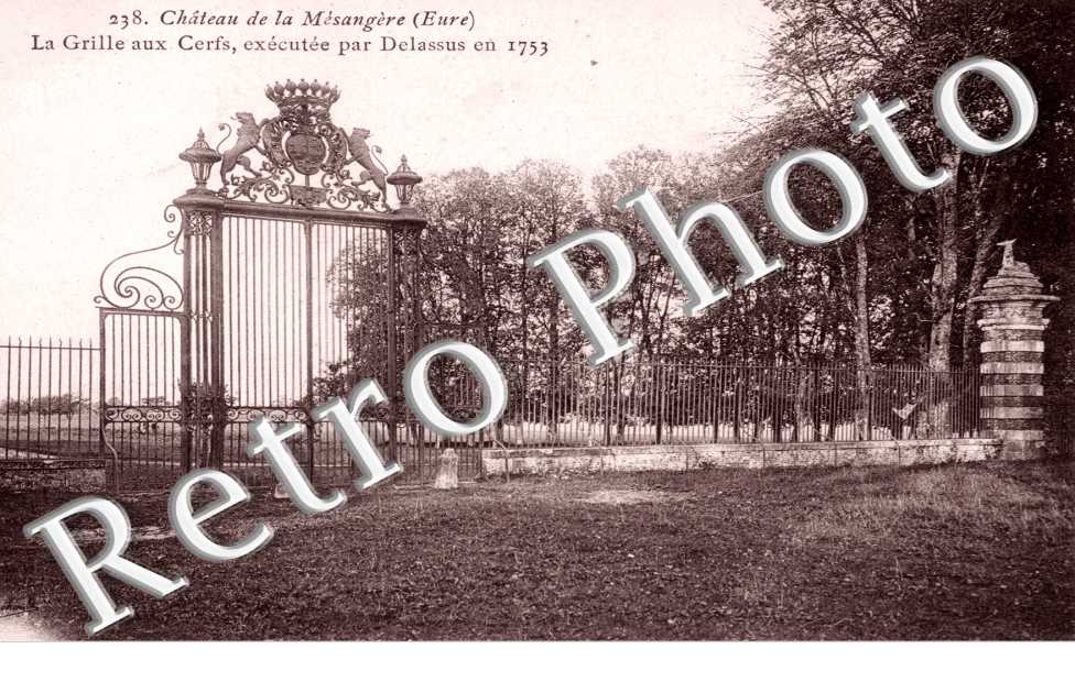 Chateau de la Mesangere - La grille aux cerfs