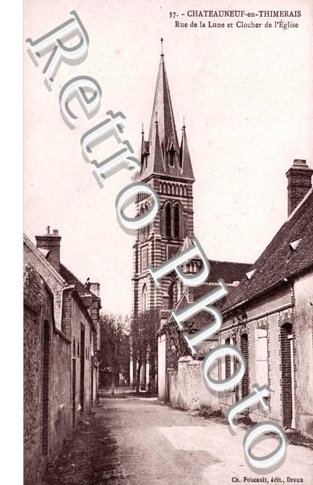 Rue de la Lune et Clocher de l'Eglise
