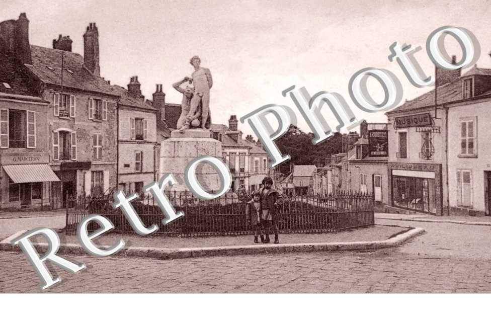 Place et Statue