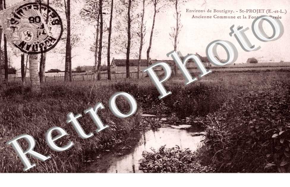 Ancienne commune et la fontaine pavee