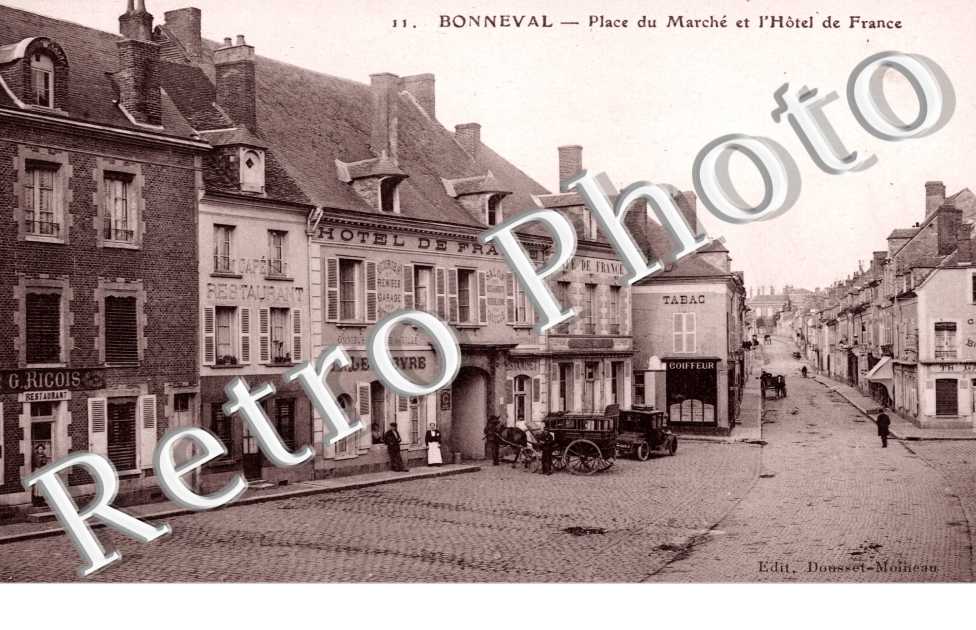 Place du marche et hotel de France