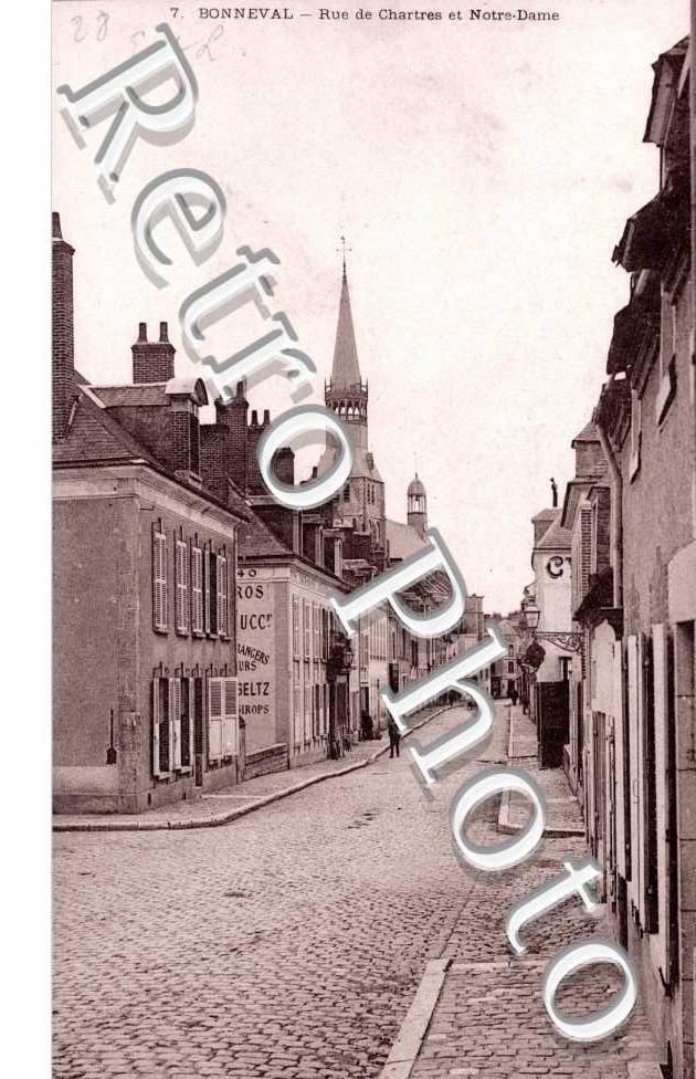 Rue de Chartres et Notre-Dame