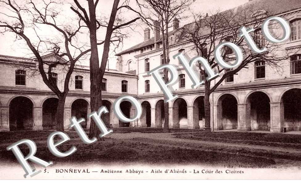 Ancienne Abbaye, Asile d'Alienes, Cour des Cloitres