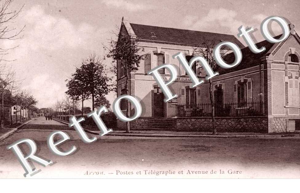 Poste et telegraphes et avenue de la gare