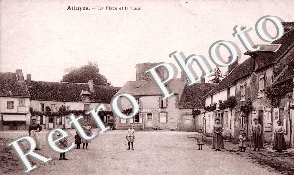 la place et la tour
