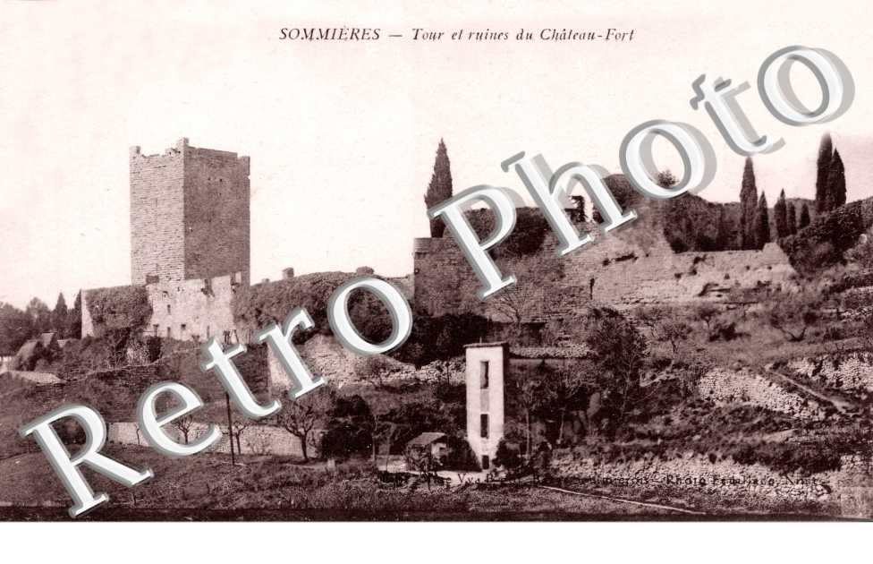 Tour et ruines du chateau fort