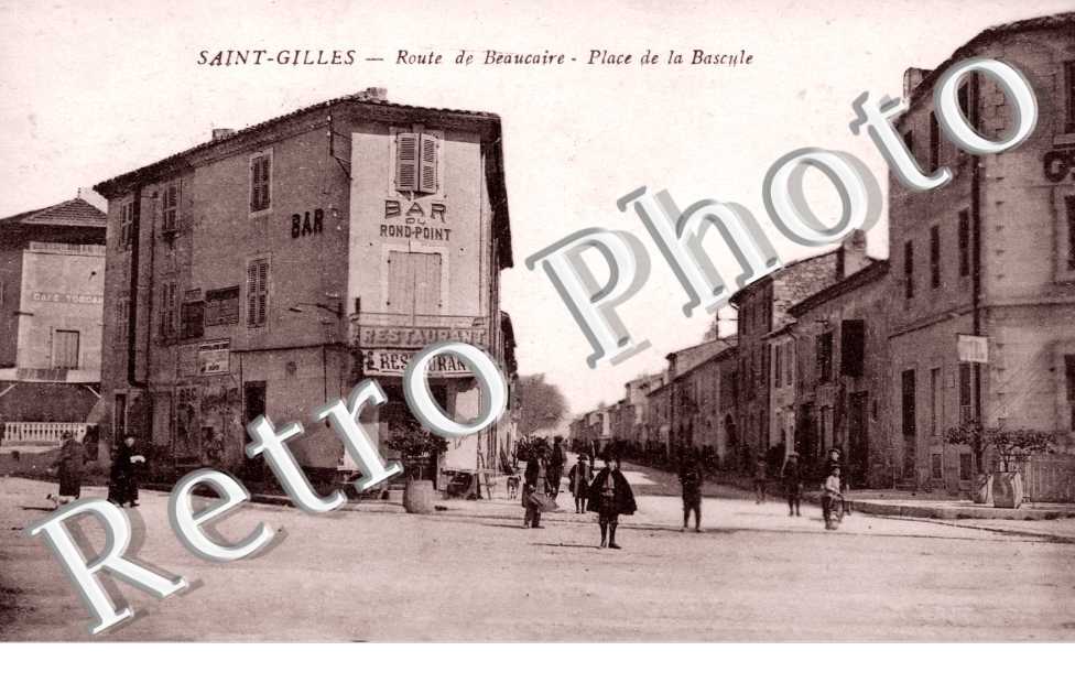 Route de Beaucaire - place de la Bascule