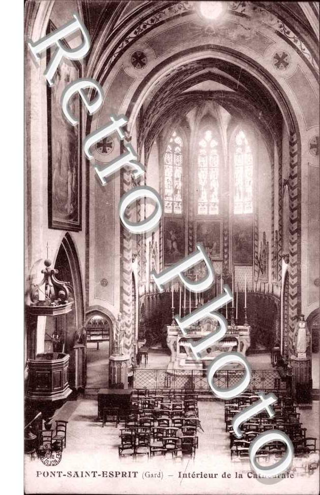 Interieur de l'eglise
