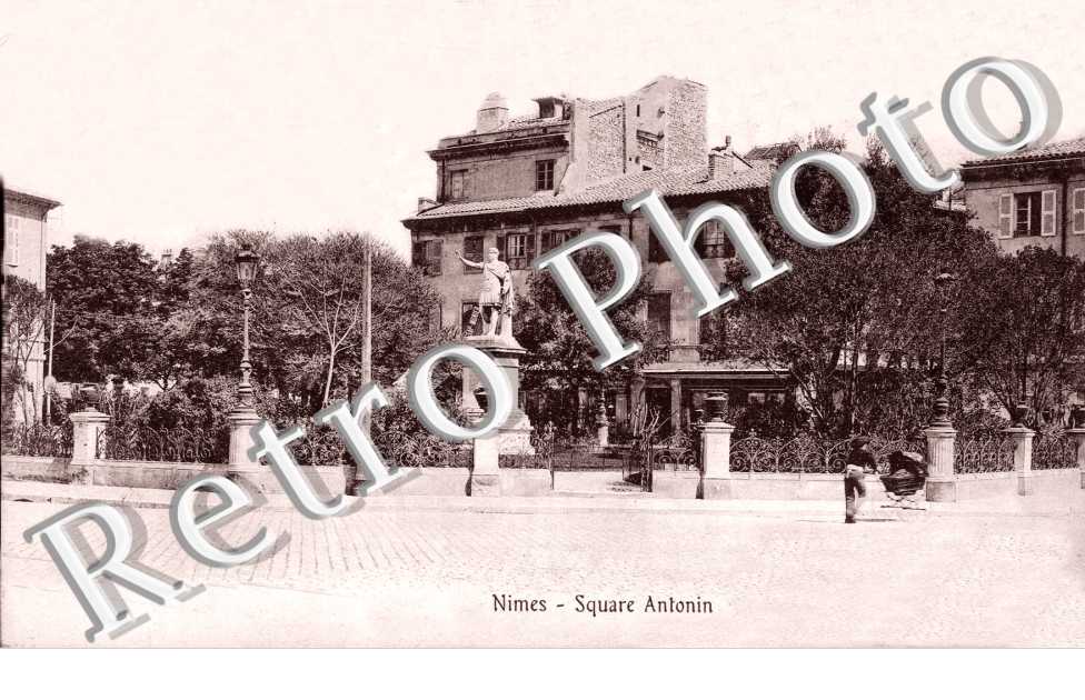 Square Antonin