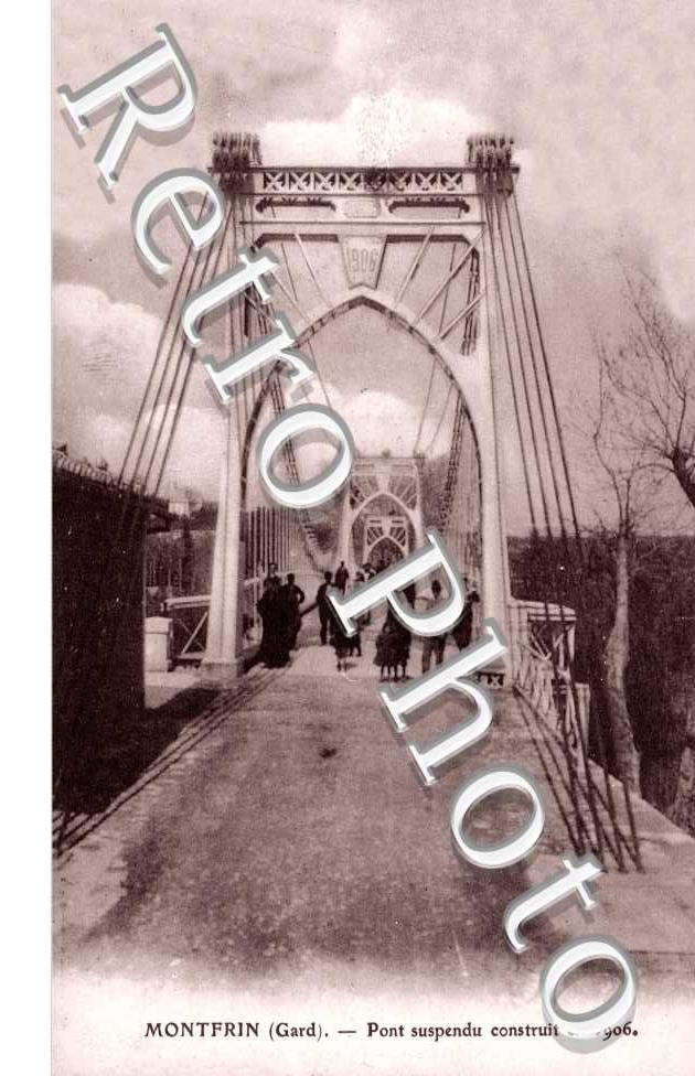 Pont suspendu construit en 1906