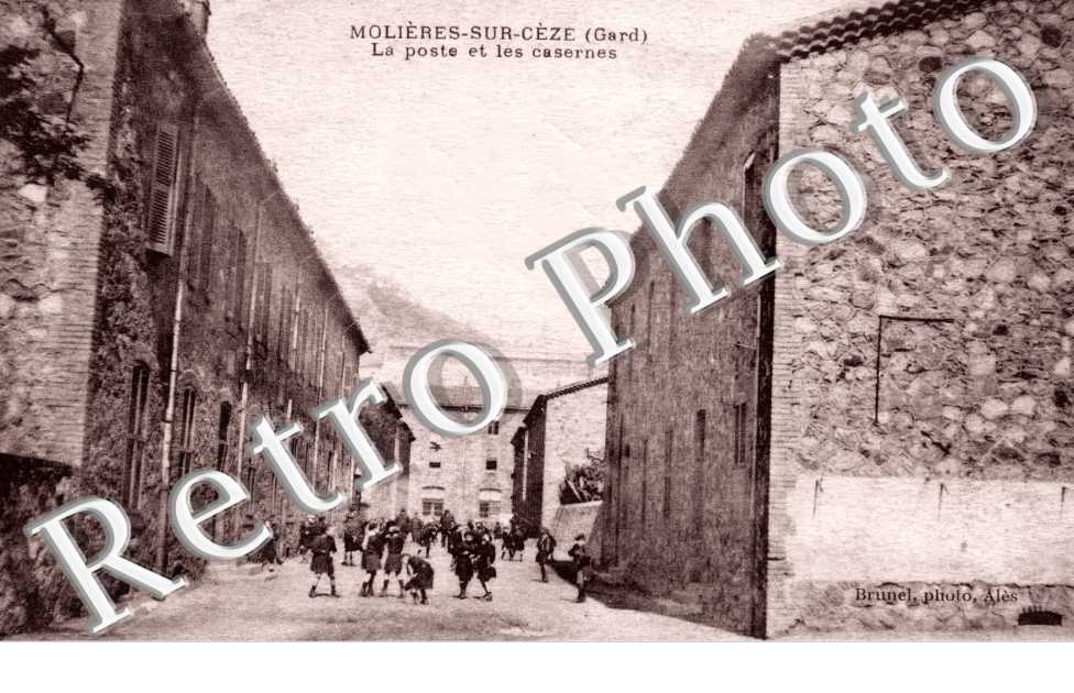 La poste et les casernes