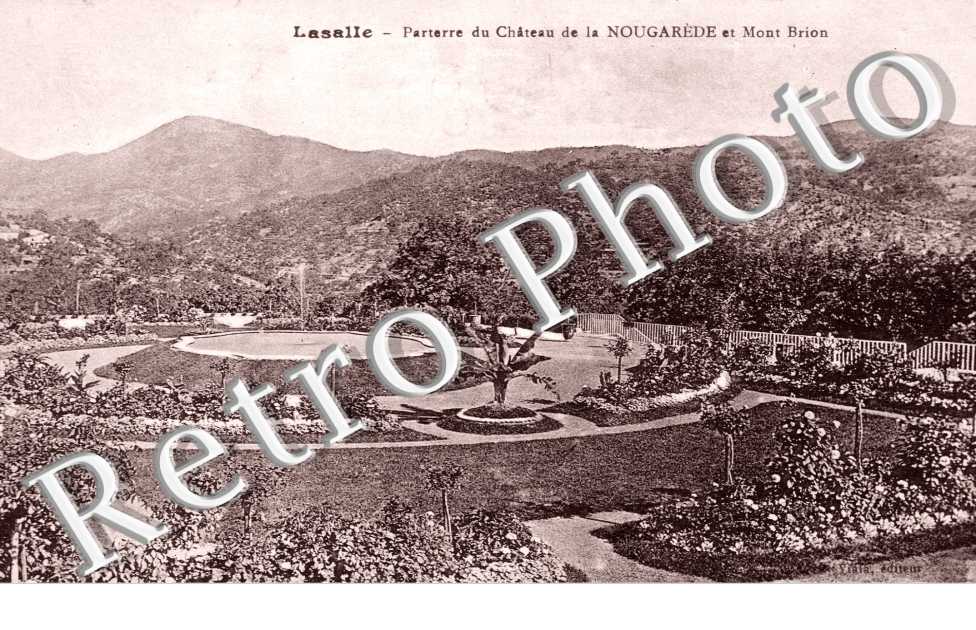 Parterre du chateau de la Nougarede et Mont Brion