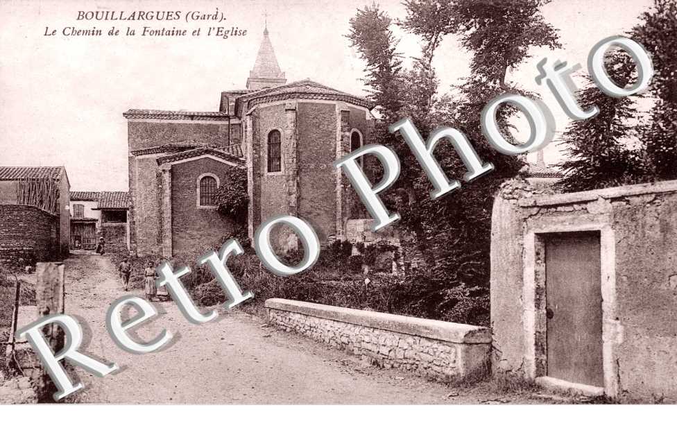 Chemin de la fontaine et l'eglise