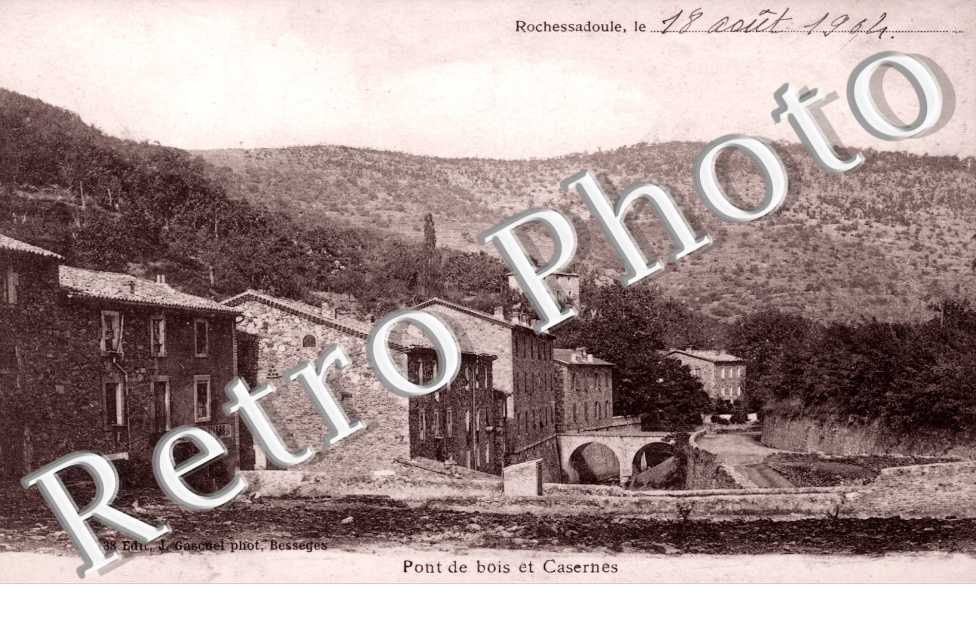 Pont de bois et casernes