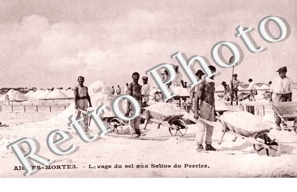 Levage du sel aux salins du Perrier