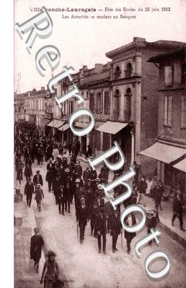 Fetes des ecoles du 23 juin 1912 - les autorites se rendant au banquet