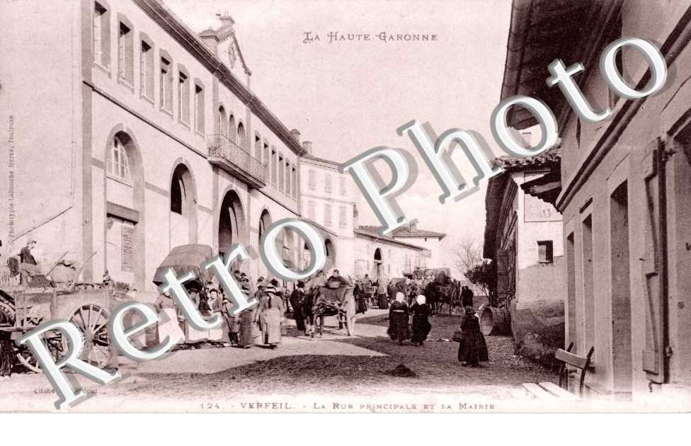 la rue principale et la mairie