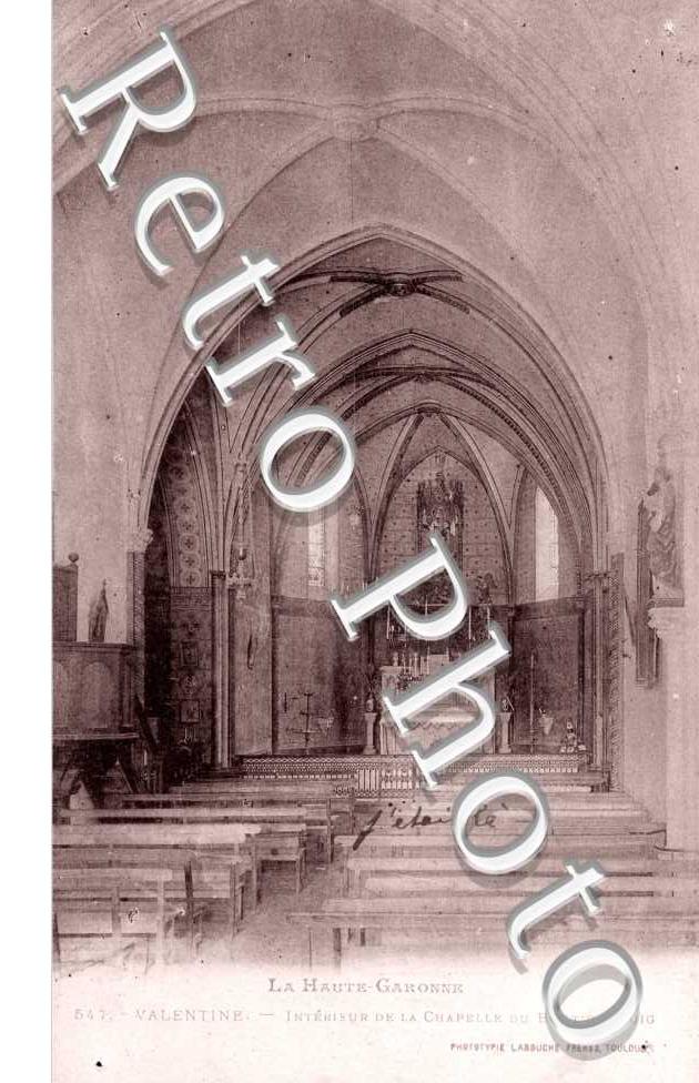 Interieur de la chapelle du bout du puig