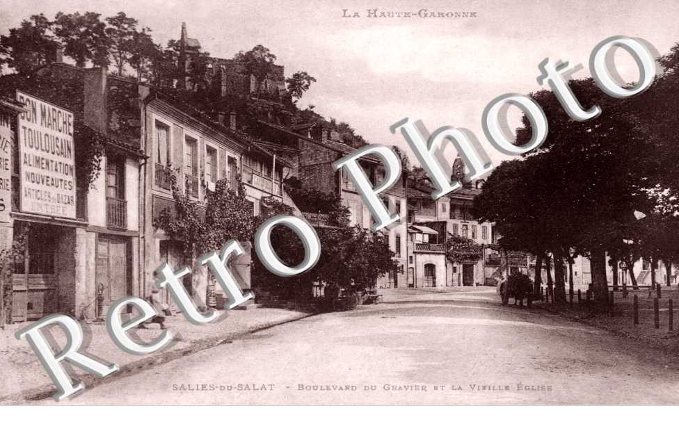 Boulevard Du Gravier et la vieille eglise