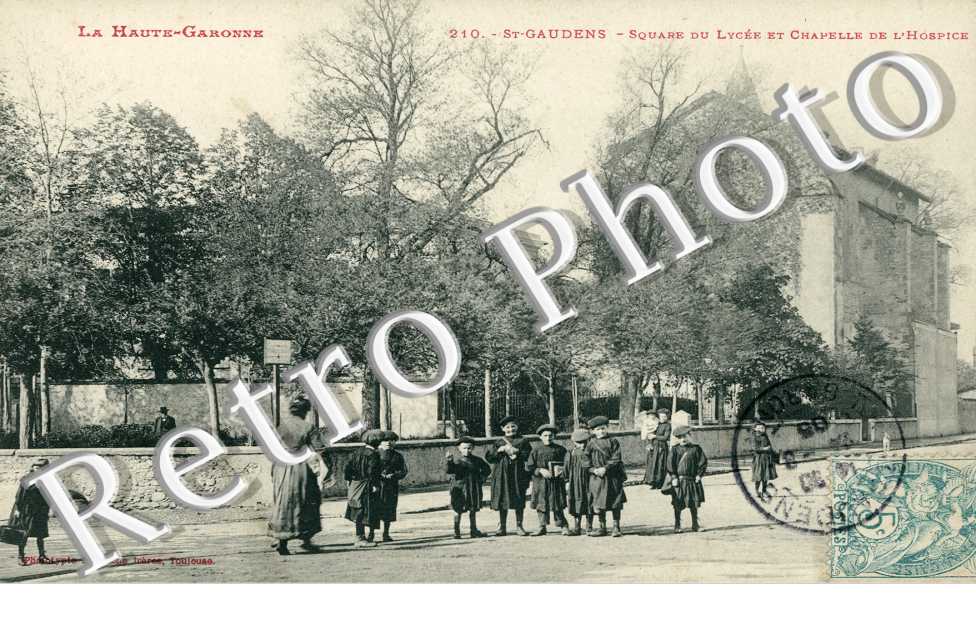 Square du lycee  et chapelle de l'hospice
