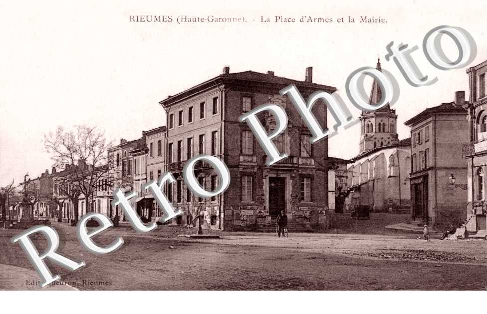 la place d'armes et la mairie