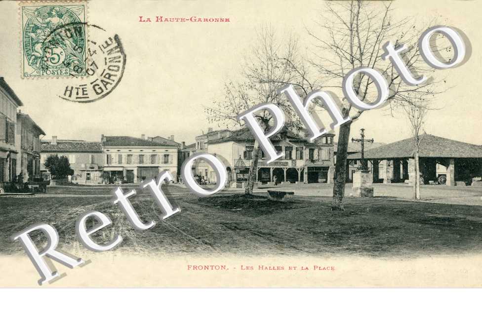 les halles et la place
