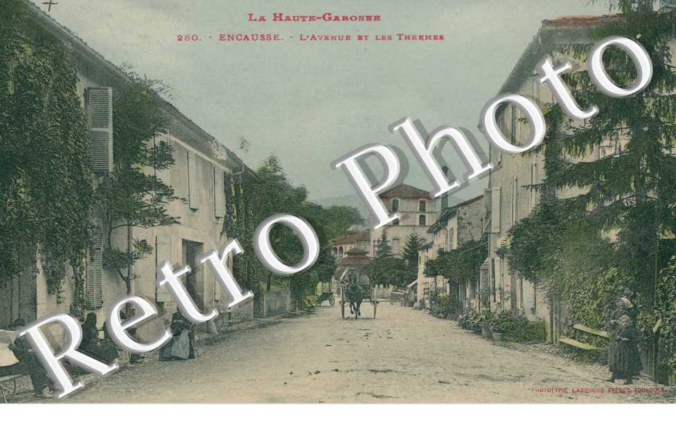 l'avenue et les thermes
